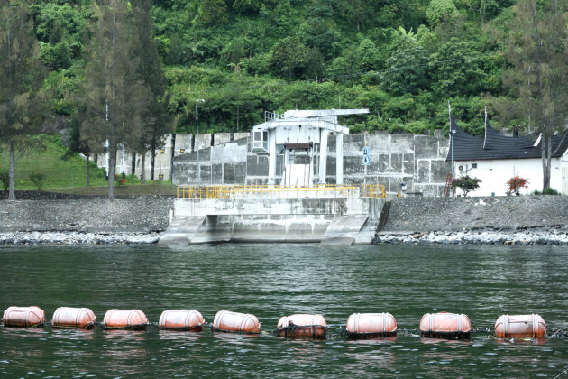 Operasional Intake PLTA Singkarak di nagari Guguk Malalo, Tanah Datar. Foto : Riko Coubut