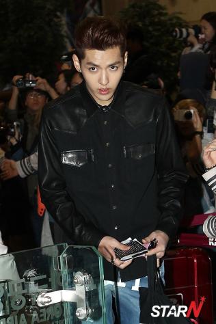 EXO Kris，疑患心肌炎..「健康出現問題？」