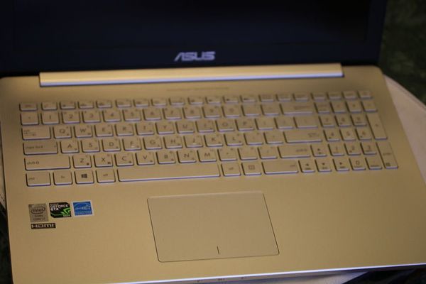 ASUS 美型機身-頂級效能搭載4K- Zenbook Pro UX501