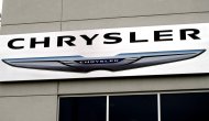 Περισσότερα από 900.000 οχήματα ανακαλεί η Chrysler