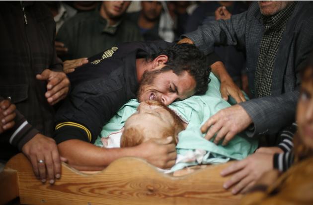 Imágenes de dolor por un palestino asesinado