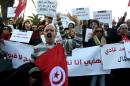 Manifestation devant le Parlement, le 24 décembre 2016 à Tunis, contre l'autorisation de retour dans le pays des Tunisiens ayant rejoint les rangs des jihad...<br /><br />Source : <a href=