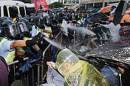 Cina: Hong Kong, gas lacrimogeni polizia su   manifestanti - Video