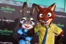 Los personajes de la película 'Zootopia' Judy Hopps (i) y Nick Wilde el 17 de febrero de 2016 en el estreno del film en Hollywood, Estados Unidos