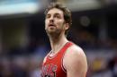 El jugador de los Chicago Bulls Pau Gasol durante un partido contra los Indiana Pacers el 29 de marzo de 2016 en Indianápolis, Indiana, Estados Unidos