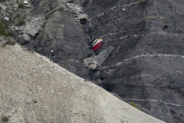 Co-pilot suspected of deliberately crashing Germanwings jet.