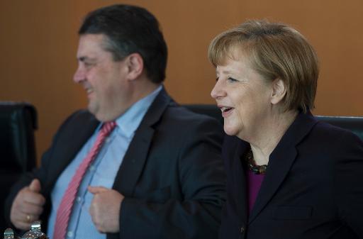 La chancelière allemande Angela Merkel (d) et le ministre allemand de l?Économie et de l?Énergie Sigmar Gabriel, à Berlin le 26 mars 2014