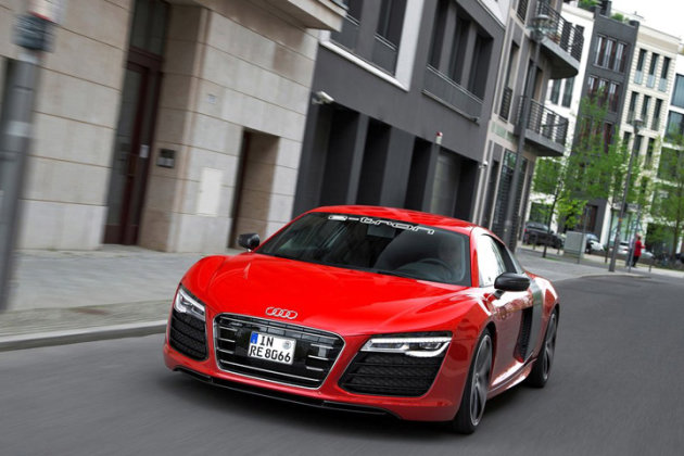 audi-r8-etron1