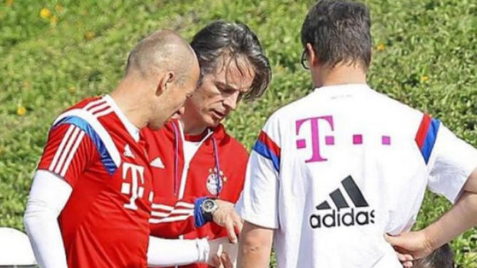 Bayern Munich: Arjen Robben mordu par un crocodile!