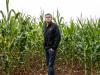 L'agriculteur Paul Francois, dans ses champs de céréales de Bernac, le 28 juillet 2015