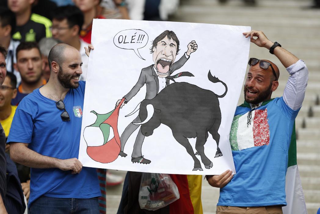 Italy fans before the match