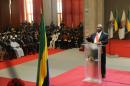 Le président sortant du Gabon, Ali Bongo Ondimba, prête serment durant la cérémonie d'investiture, le 27 septembre 2016 à Libreville