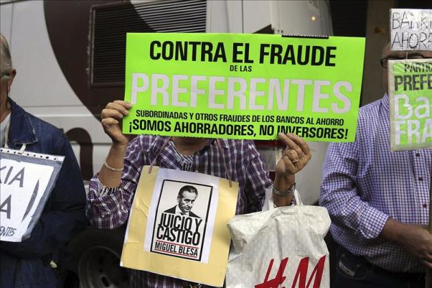 Afectados por las preferentes de Bankia protestan ante la Audiencia Nacional. EFE/Archivo