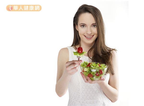 攝取豐富蔬菜是苗條的關鍵之一，過半數的受訪者晚餐一定會吃蔬菜。