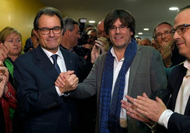Les indépendantistes de Catalogne forment un gouvernement