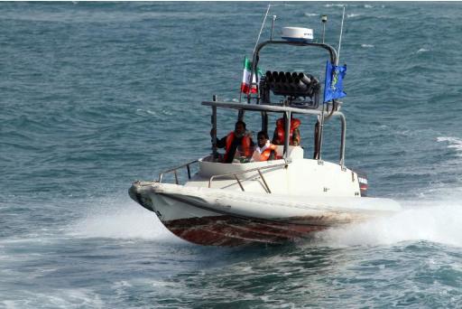 (Arquivo) Um barco de patrulha da Guarda Revolucionária do Irã é visto perto do porto de Bandar Abbas, no dia 2 de julho de 2012