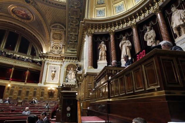 Le centriste Yves Jégo, qui brigue la direction de l'Union des démocrates et indépendants, demande une primaire ouverte UMP-UDI pour désigner un candidat à la présidence du Sénat, qui a basculé à droite dimanche. /Photo d'archives/REUTERS/Charles Platiau