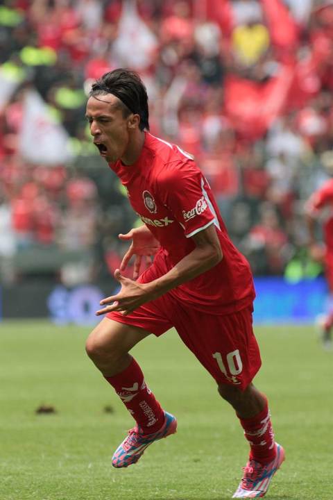 MEX09. TOLUCA (MÉXICO), 21/09/2014.- El jugador de Toluca Lucas Lobos celebra después de anotar un gol ante Monterrey hoy, domingo, 21 de septiembre de 2014, durante un juego correspondiente a la jorn