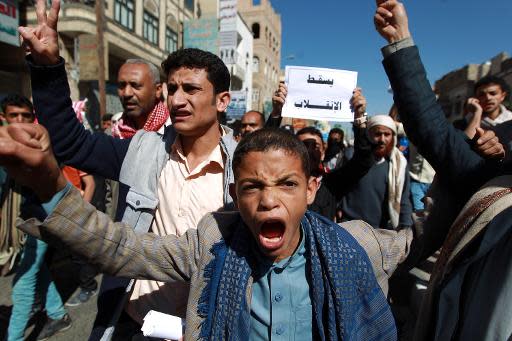 Des milliers de personnes participent le 24 janvier 2015 à Sanaa à la plus grande manifestation anti-Houthis depuis l'entrée en septembre de ces miliciens chiites dans la capitale du Yémen