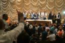 Le chef du syndicat des journalistes, Yehya Kallache (C), s'exprime pendant une assemblée générale du syndicat au Caire le 4 ...<br /><br />Source : <a href=