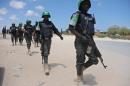 Des soldats de l'Amisom patrouillent à Mogadiscio, le 12 avril 2015