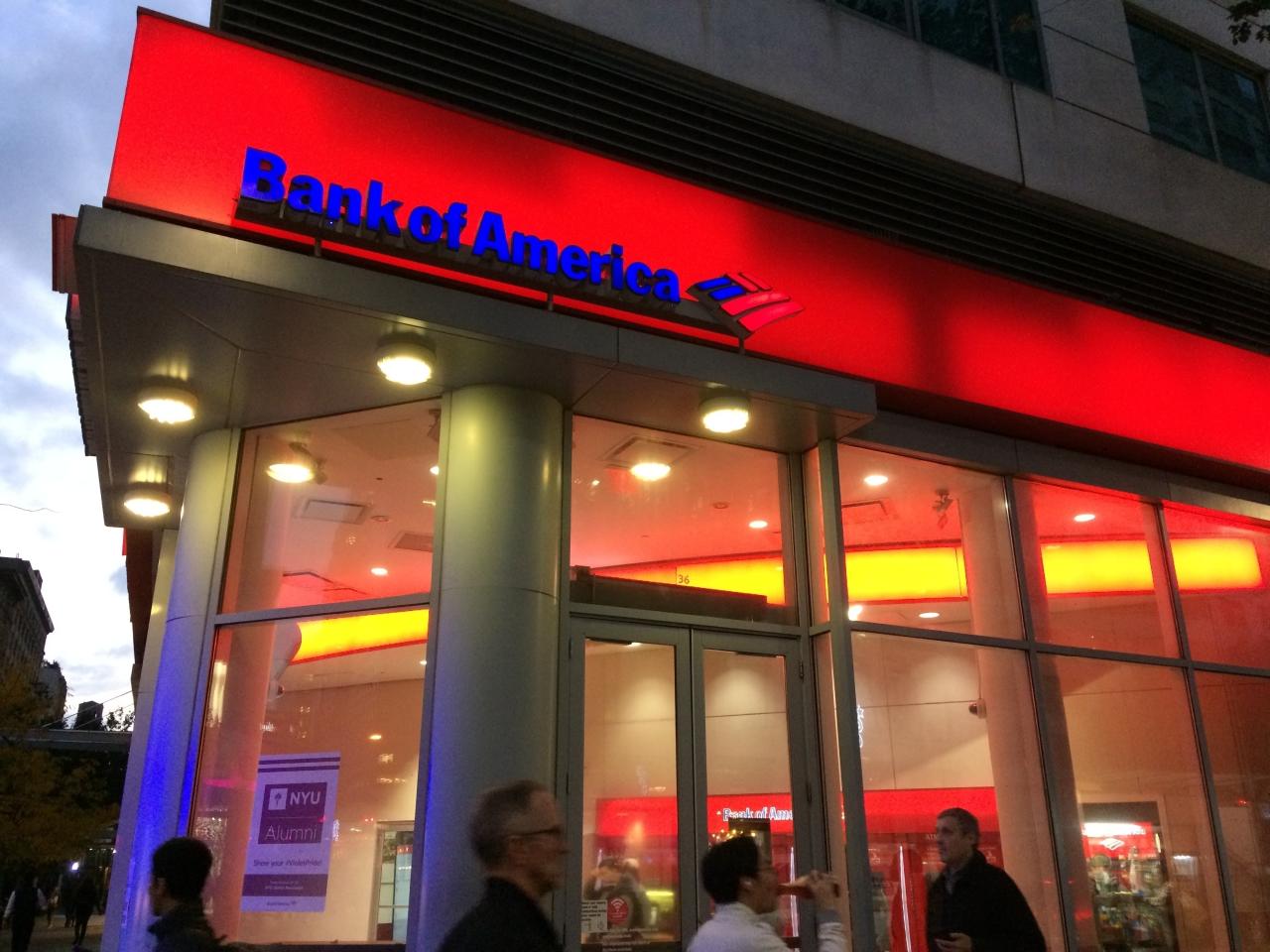 Para trabajar como representante de servicios al cliente o como analista en Bank of America no es necesario haber estudiado una carrera. Son algunas de las vacantes que tiene actualmente esta empresa a la Glassdoor da un 3,5. (Foto: Mark Lennihan / AP).