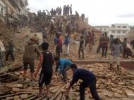 尼泊爾發生7.9地震 首都大量建築倒塌