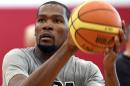 Kevin Durant toma parte de una sesión de entrenamiento de la selección de Estados Unidos, el 30 de julio de 2014 en Las Vegas