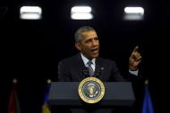 El presidente de Estados Unidos, Barack Obama, da un discurso en la cumbre Mandela Washington Fellowship, en Washington, 3 de agosto de 2015. El presidente Barack Obama advirtió a líderes judíos en Estados Unidos que podrían caer cohetes sobre Tel Aviv si el acuerdo nuclear con Irán es bloqueado y se produce una posterior acción militar, dijo el miércoles uno de los asistentes al encuentro. REUTERS/Jonathan Ernst