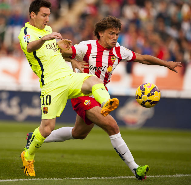صور : مباراة ألميريا - برشلونة  1-2 ( 08-11-2014 )  201411080919335697191-p5