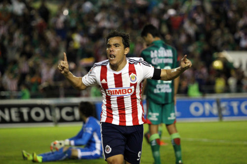 TUXTLA GUTIERREZ, MEXICO - ENERO 10: Jaguares vs Chivas en juego de la jornada 1 del torneo Clausura 2015 de la Liga Bancomer MX en el estadio Victor Manuel Reyna el 10 de Enero de 2015 en Tuxtla Gutierrez, Mexico