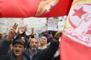 Tunisia, centinaia di manifestanti chiedono aumento   di stipendio