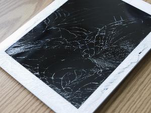 WATCH: Samsung Galaxy Tablet Beats Apple iPad in Durability Tests