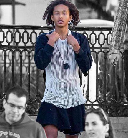 PIC] Jaden Smith Wearing Dresses & Shopping For 'Girls' Clothing –  Hollywood Life