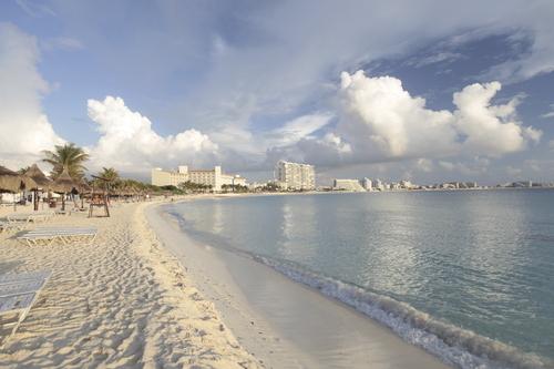 Here Comes the Sun — and Travel Chaos. Cancun Changes Time Zone