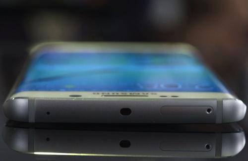 These Are Samsung’s New Phones: The Galaxy S6 and the Curved Galaxy S6 Edge