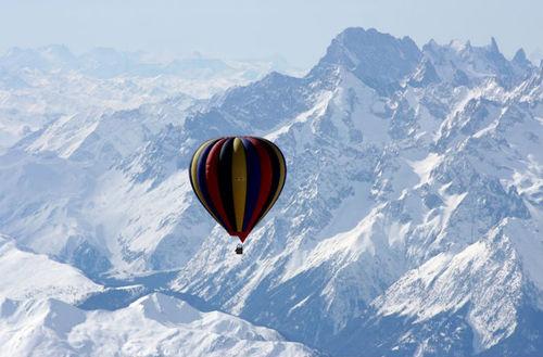 Seriously?! A Hot-Air Balloon Ride Over Mt. Everest Will Cost You $2.6 Million