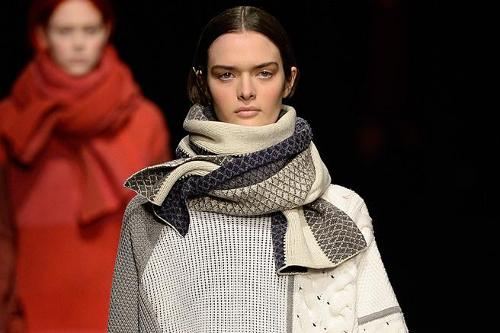 10 Chunky Knit Scarves To Keep You Warm