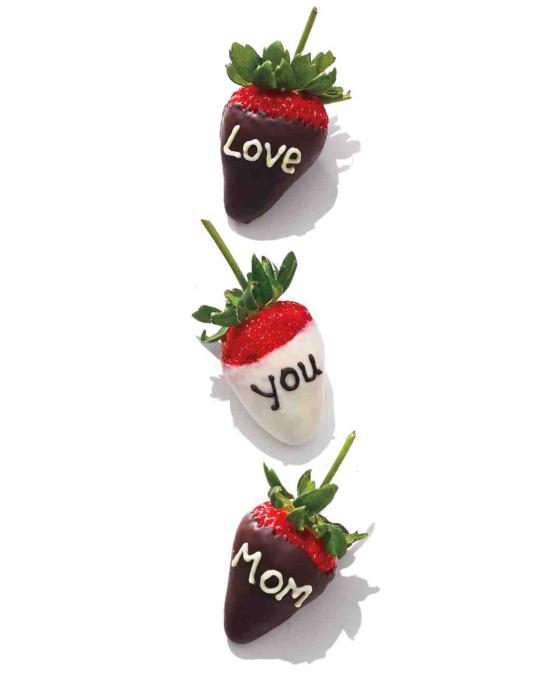 Awww, Mom's the Best! Make Her These Chocolate-Covered Strawberries for ...