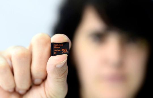 The Real Reason Why Micro SD Card Slots Are Disappearing from Smartphones