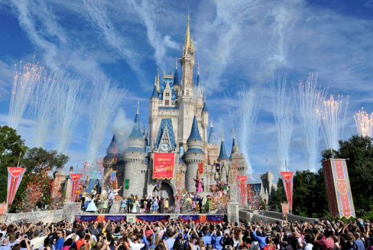 Selfie Sticks Are No Longer Welcome at Disney Theme Parks