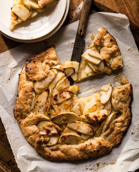 Apple Crostata With Aged Gouda Recipe