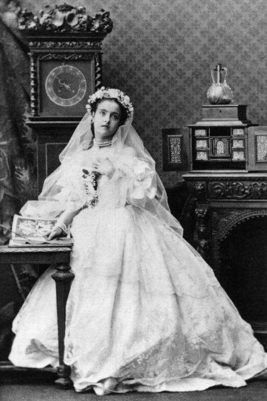 1800s wedding dress