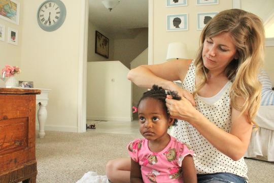 “you Are So Beautiful ” Adoptive Mom Lauren Casper Bonds With Daughter Arsema 3 Over Hair