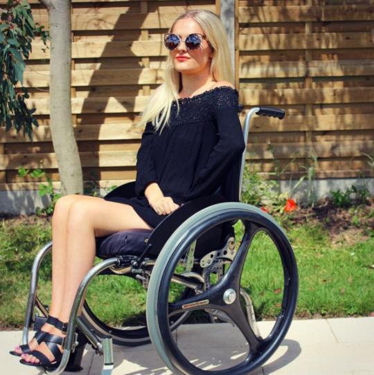 How Beauty Vlogging Helped Jordan Bone Fight Her Disability, Beat ...