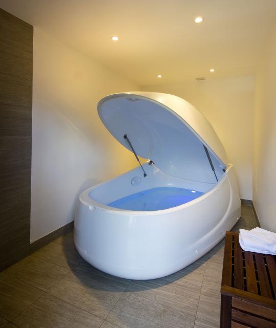 What I Learned About Myself From Floating In A Sensory Deprivation Tank