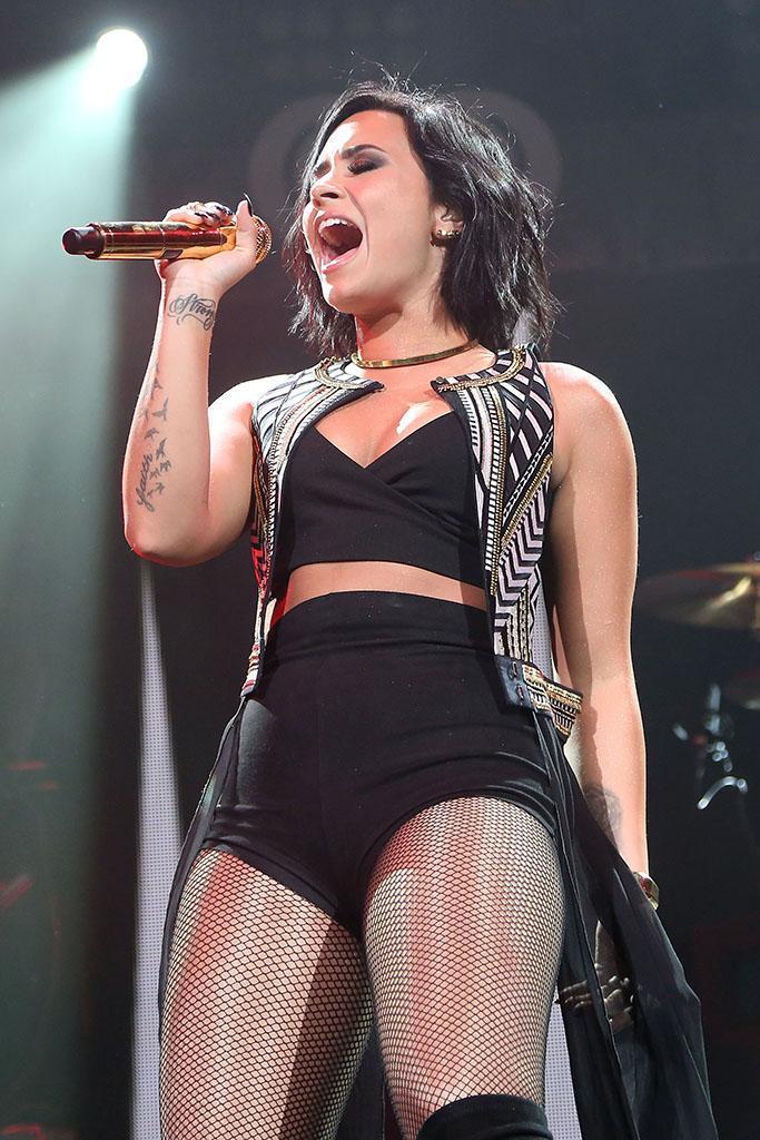 Demi Lovato Defends Her Sєxy Makeover: You're No Longer Getting 'Insecure  Demi'