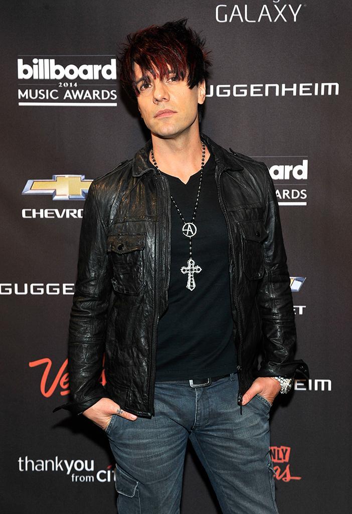 Criss Angel Shares Heart Tugging Photos Documenting 1 Year Old Son S Cancer Battle Amid News He