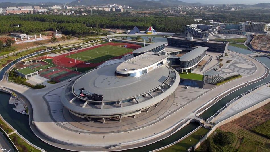 Chinese Building Modeled After the USS Enterprise From 'Star Trek'