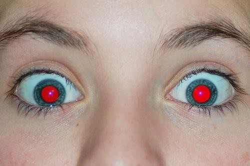 How To Avoid Demonic ‘red Eye In Your Pictures